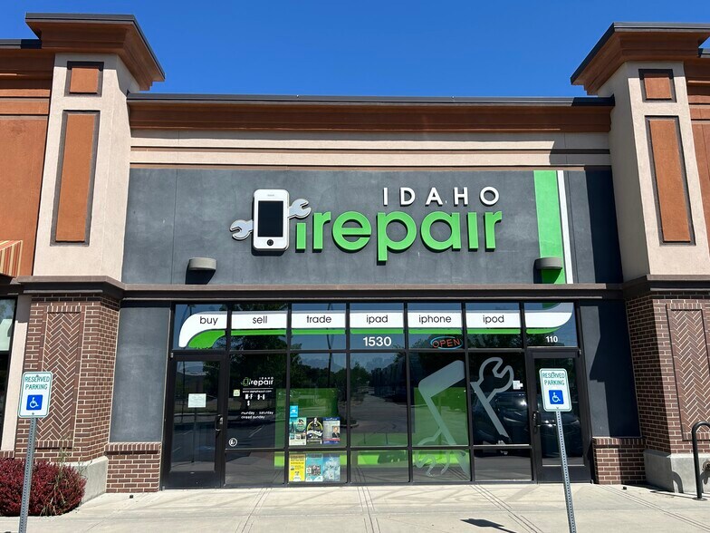 More Photos Of 2175 E Cinema Dr, Meridian Storefront For Lease