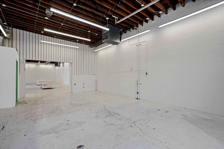 More Photos Of 219 Van Brunt St, Brooklyn Auto Repair For Sale