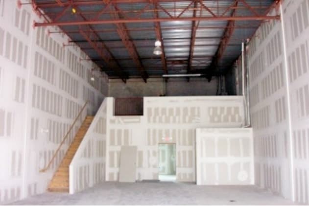 More Photos Of 571 NW Mercantile Pl, Port Saint Lucie Light Manufacturing For Lease