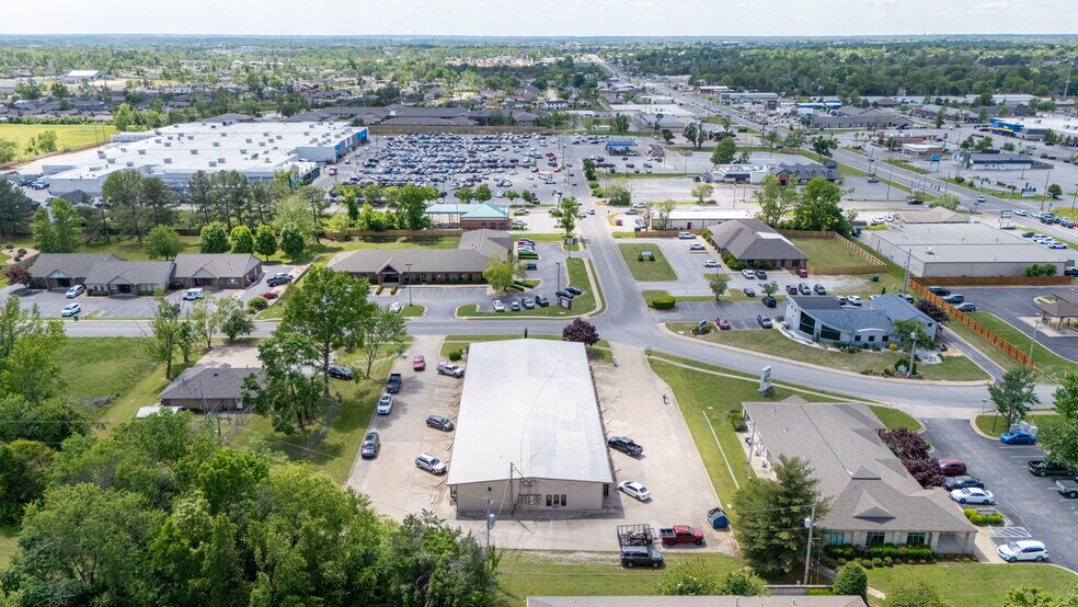 More Photos Of 201 S 20th St, Rogers Loft Creative Space For Lease