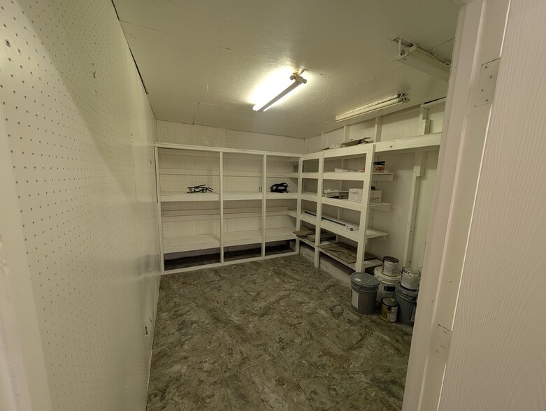 More Photos Of 9108 N Cave Creek Rd, Phoenix Office For Sale