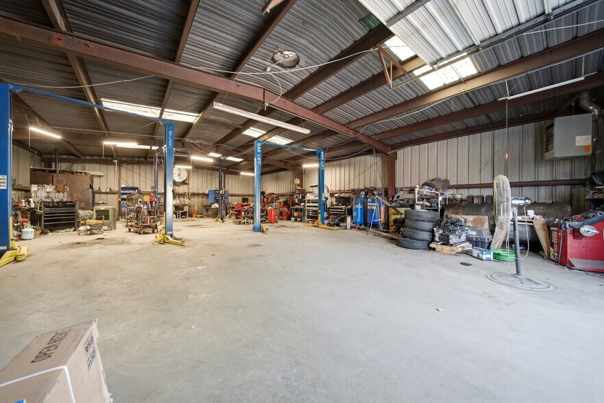 More Photos Of 2029 Platt Springs Rd, West Columbia Auto Dealership For Sale