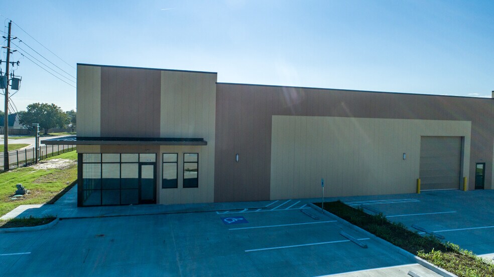 More Photos Of 11811 Champion Forest Dr, Houston Unknown For Lease