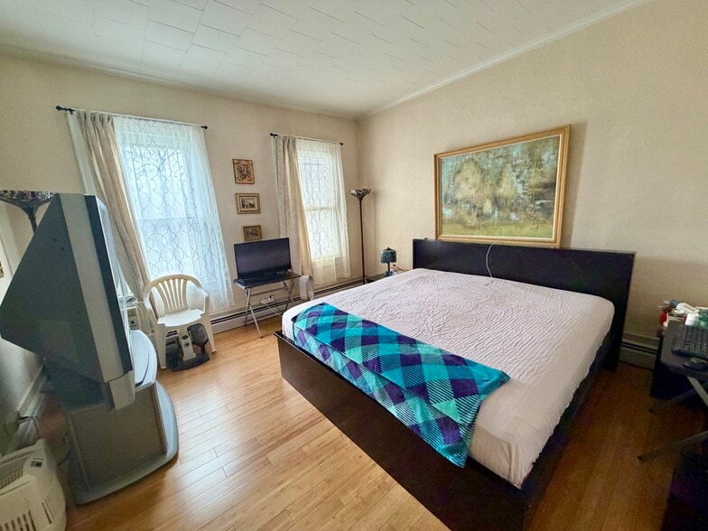 More Photos Of 522 Bloomfield Ave, Verona Storefront Retail Residential For Sale