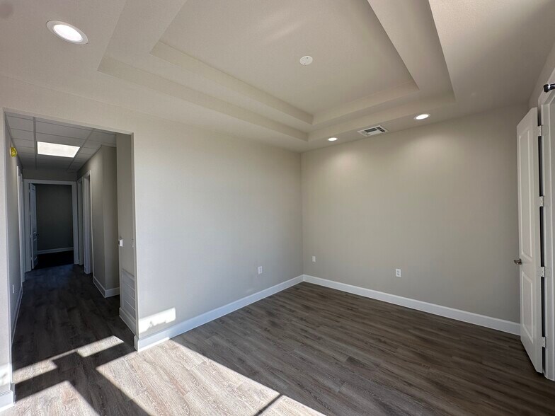 More Photos Of 5501 Cabrera Dr, Sugar Land Unknown For Lease