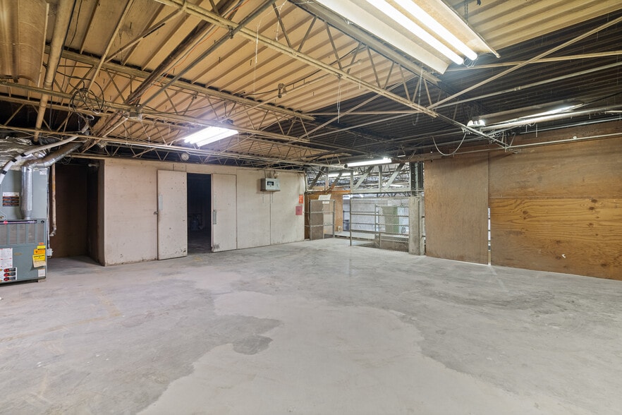 More Photos Of 1641 Crystal Ave, Kansas City Warehouse For Sale
