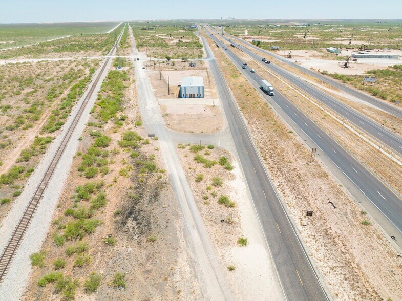 More Photos Of 850 W I-20, Penwell Warehouse For Lease