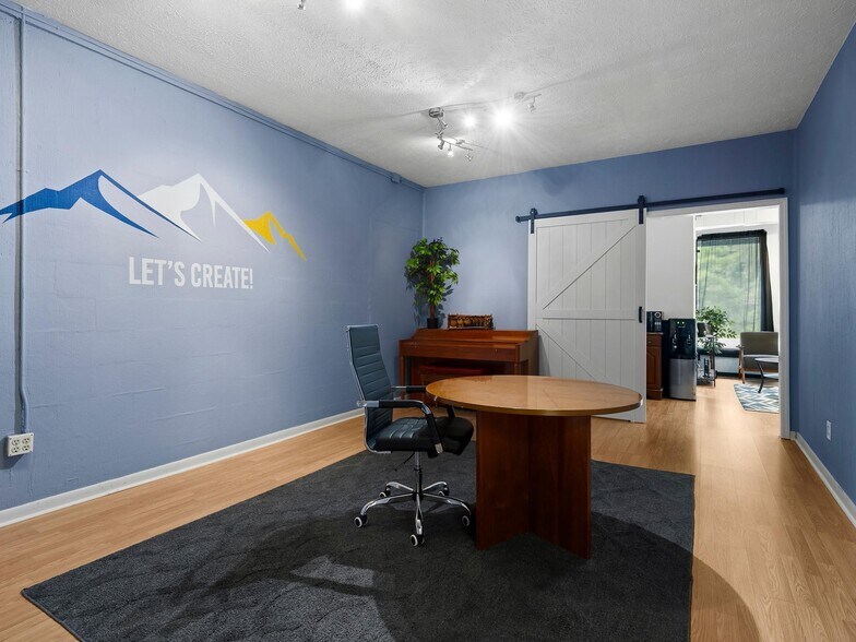 More Photos Of 745 Carl Eller Rd, Mars Hill Freestanding For Lease