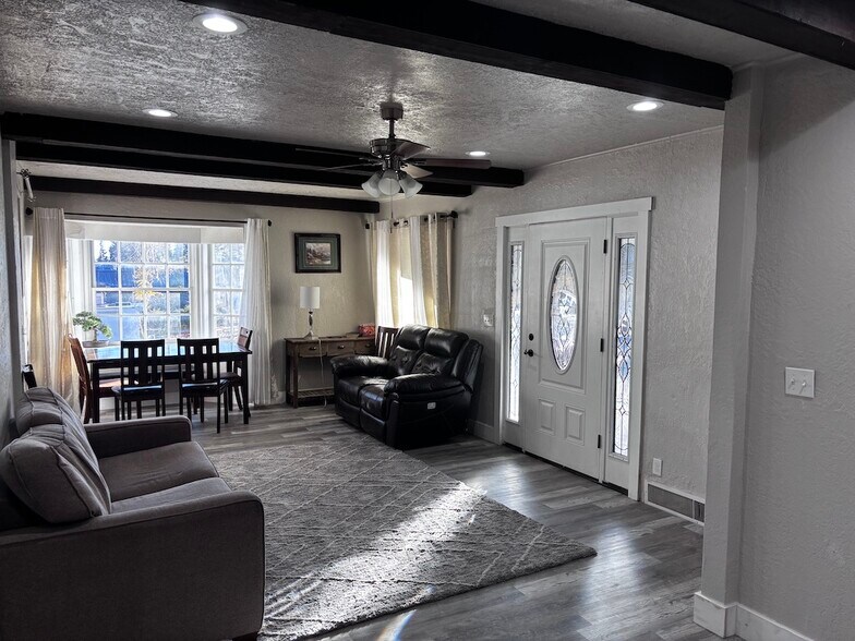 More Photos Of 305 N 3rd St, Mccall Freestanding For Sale