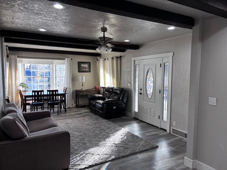 More Photos Of 305 N 3rd St, Mccall Freestanding For Sale