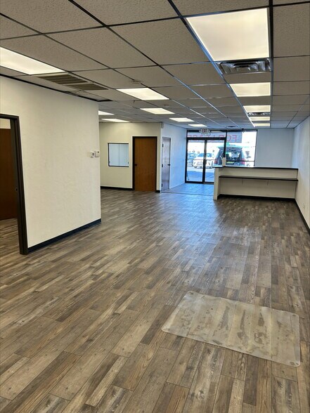 More Photos Of 6210-6220 NW Expressway St, Oklahoma City Unknown For Lease
