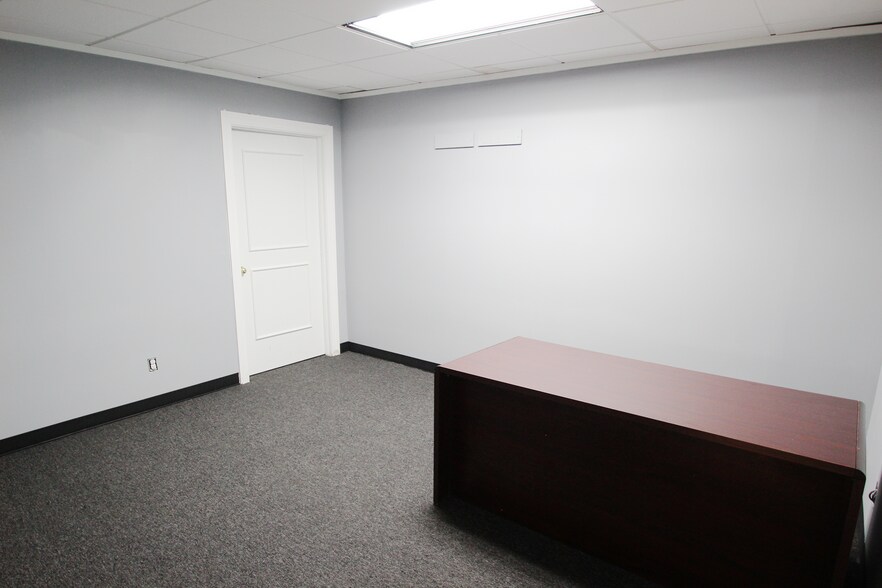 More Photos Of 785 Pearl Rd, Brunswick Office For Lease