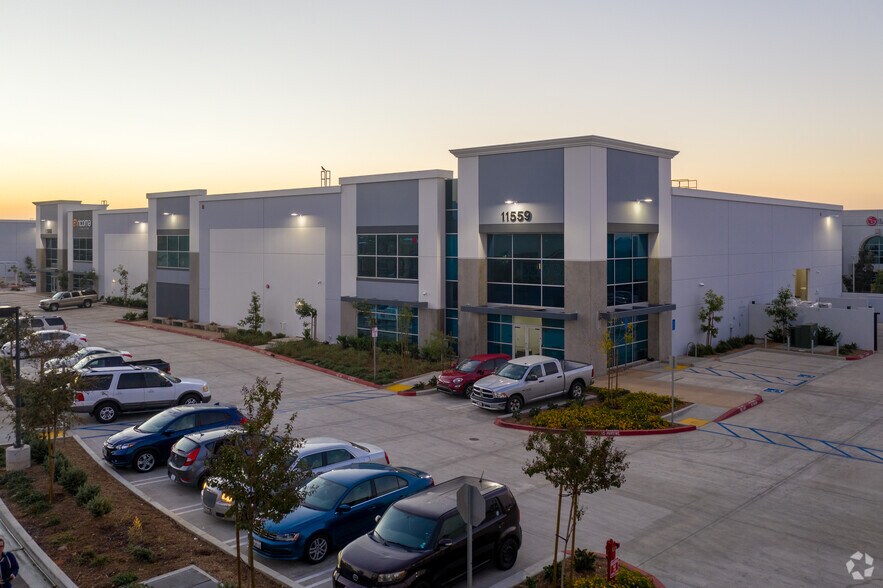 More Photos Of 11559 Foothill Blvd, Rancho Cucamonga Warehouse For Lease