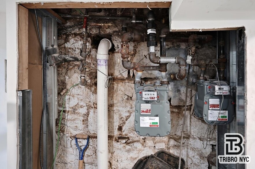 More Photos Of 126 Hall St, Brooklyn Apartments For Sale