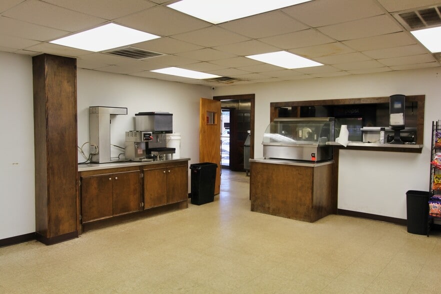 More Photos Of 1301 N Cashua Dr, Florence Specialty For Lease