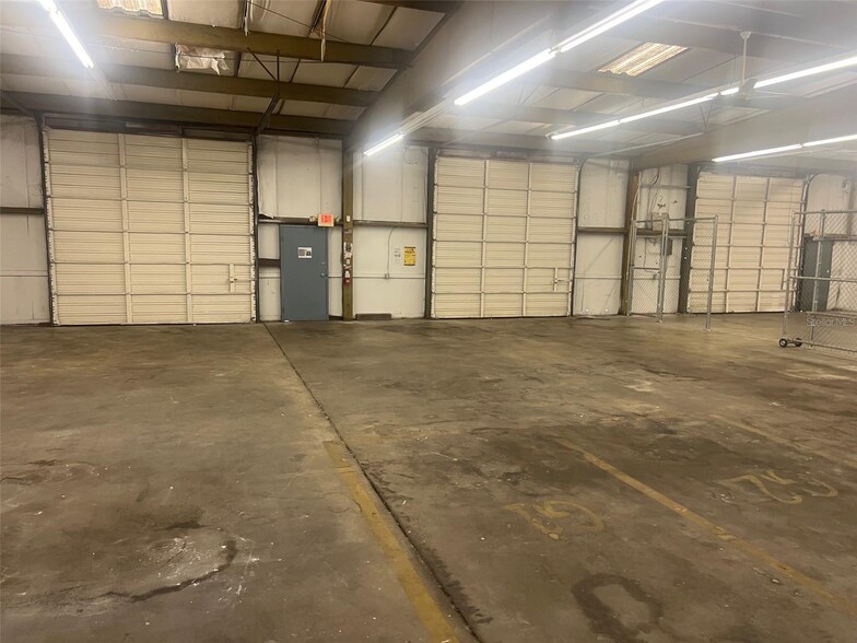 More Photos Of 3029 NE 20th Way, Gainesville Warehouse For Lease