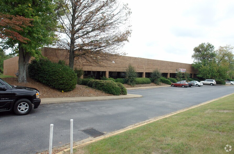 More Photos Of 2520 Park Central Blvd, Decatur Distribution For Lease