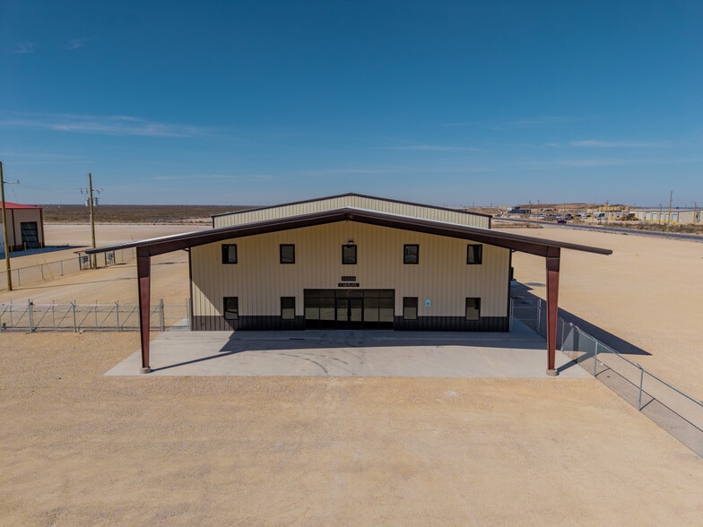 More Photos Of 16510 W Basin St, Odessa Warehouse For Sale