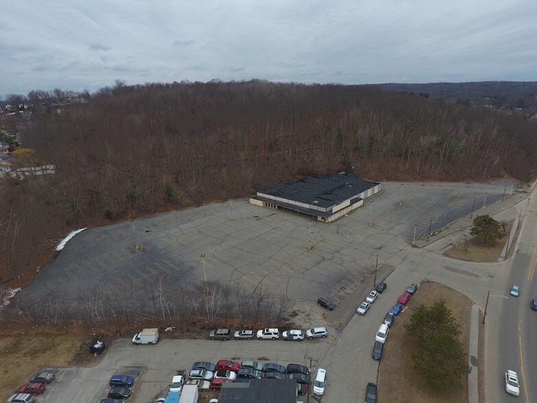 More Photos Of 195 Mill St, Worcester Supermarket For Sale