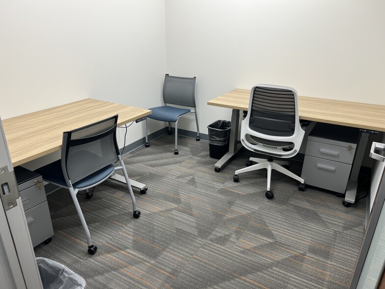 More Photos Of 801 W Big Beaver Rd, Troy Coworking Space