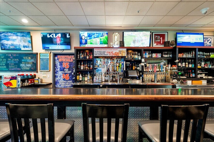 More Photos Of 108-114 Congress St, Saratoga Springs Restaurant For Sale