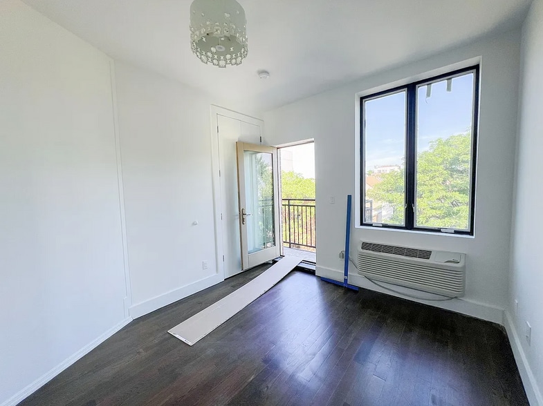 More Photos Of 55 Stanhope St, Brooklyn Apartments For Sale
