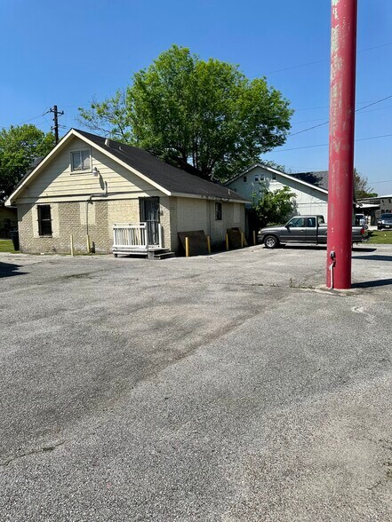 More Photos Of 5737 Burwell St, Houston Office Residential For Sale