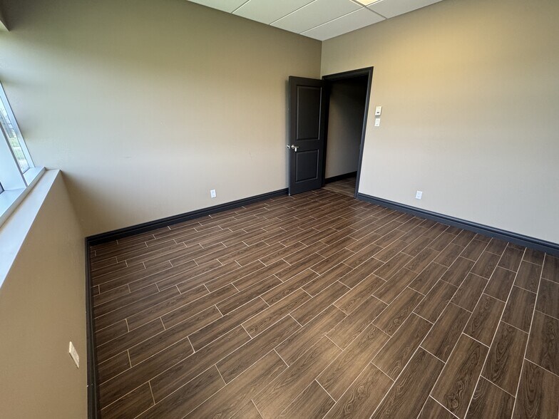 More Photos Of 6100-6140 Rue Christophe-Pelissier, Trois-Rivières Office For Lease