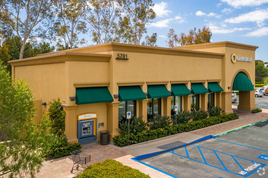 More Photos Of 5521-5715 Alton Pky, Irvine General Retail For Lease