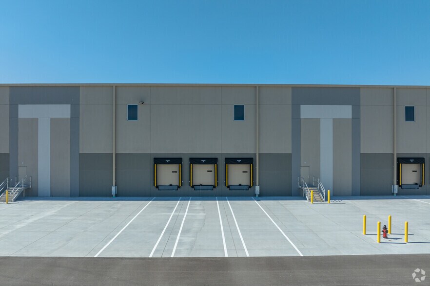 More Photos Of 12501 Spencer Rd, Saint Peters Unknown For Lease