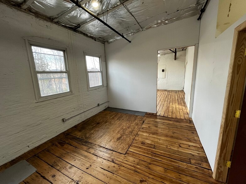 More Photos Of 24 Johnes St, Newburgh Light Manufacturing For Lease