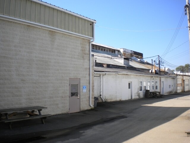 More Photos Of 1900 Liberty St, Mount Pleasant Manufacturing For Lease