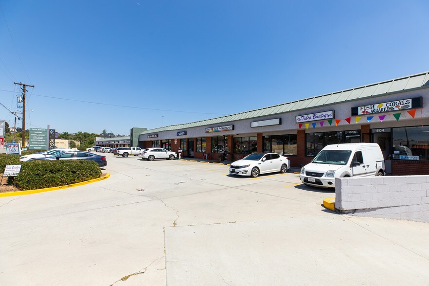 More Photos Of 806-846 E Lincoln Ave, Orange Unknown For Lease