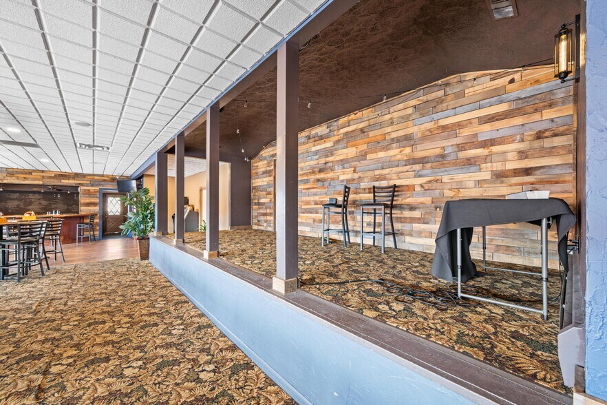 More Photos Of 31 Lakeside Dr, Harveys Lake Restaurant For Sale