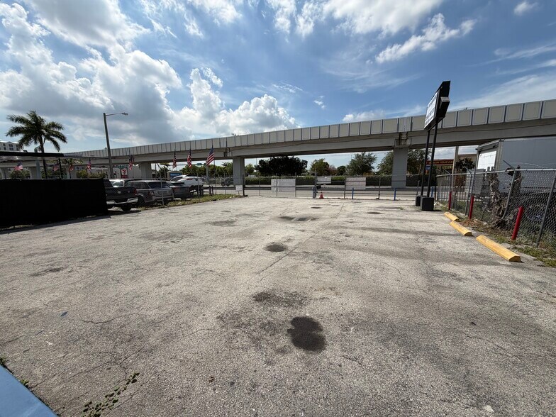More Photos Of 3321 NW 79th St, Miami Land For Lease