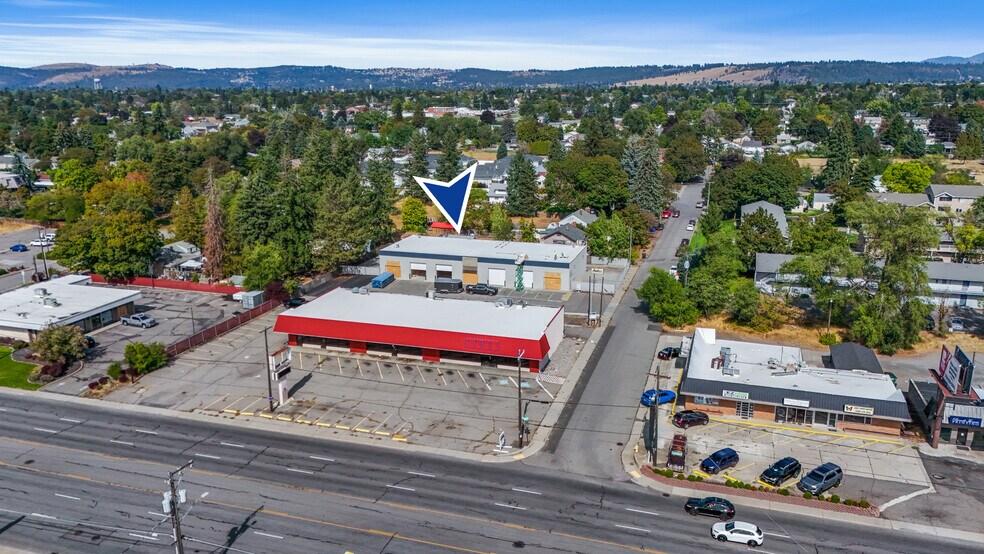 More Photos Of 21 N Skipworth Rd, Spokane Valley Showroom For Lease