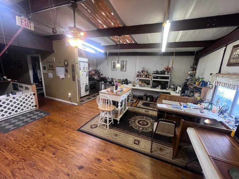 More Photos Of 4802 6th St, Zephyrhills Office For Sale