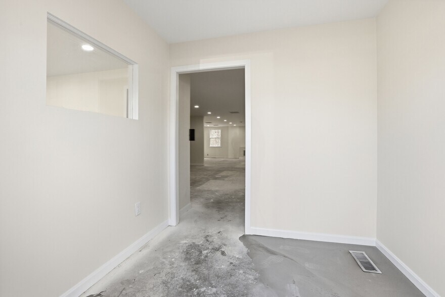 More Photos Of 270 Littleton Rd, Westford Office For Lease