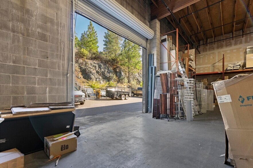 More Photos Of 110 Spring Hill Dr, Grass Valley Manufacturing For Lease