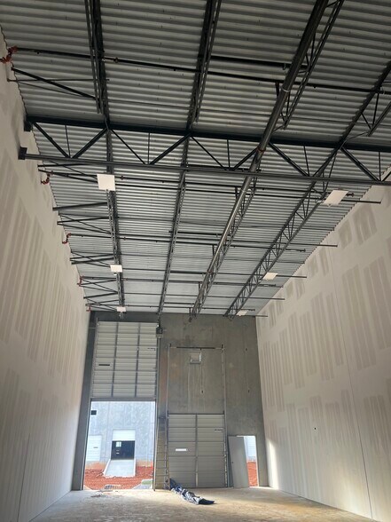 More Photos Of 1115-1155 Aiken Road, Bogart Service For Lease