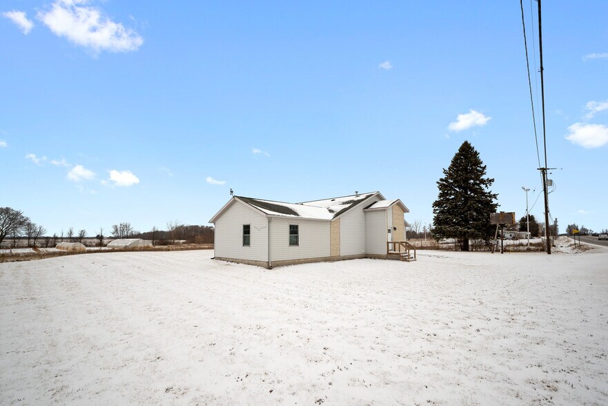 More Photos Of 6163 N Meridian Rd, Hope Flex For Sale