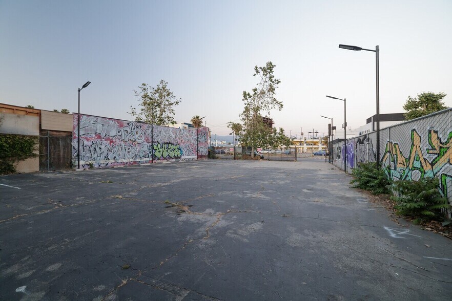 Primary Photo Of 5519 Tujunga Ave, North Hollywood Land For Sale