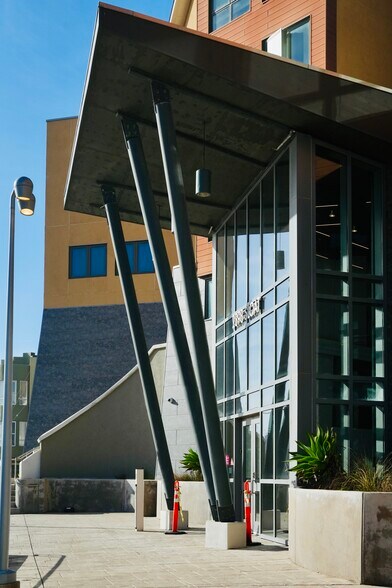 More Photos Of 2800 Sloat Blvd, San Francisco Apartments For Lease