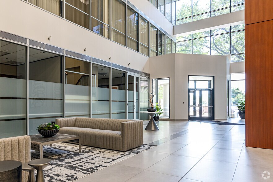 More Photos Of 1255 W 15th St, Plano Unknown For Lease