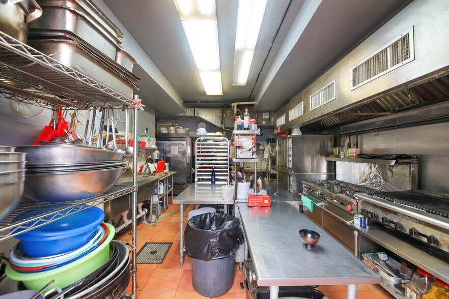 More Photos Of 315 Sand Ln, Staten Island General Retail For Lease