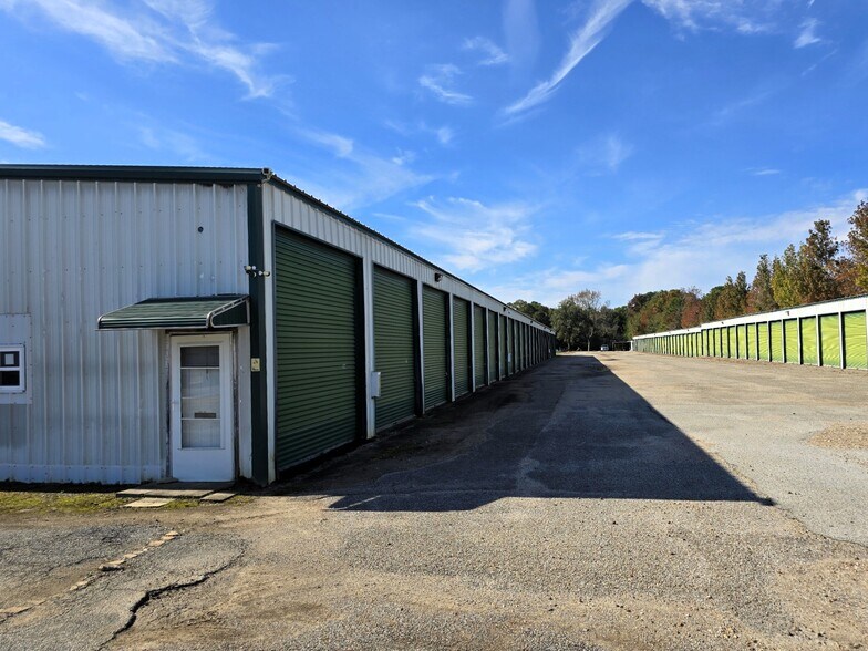 More Photos Of 12371 Cude Cemetery Rd, Willis General Retail For Sale