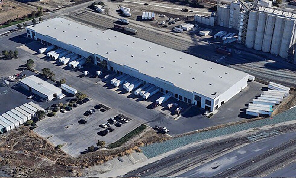 More Photos Of 3837 Producers Dr, Stockton Warehouse For Lease