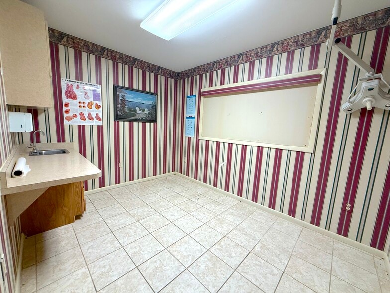 More Photos Of 1109 Bryn Mawr Ave, Lake Wales Medical For Sale