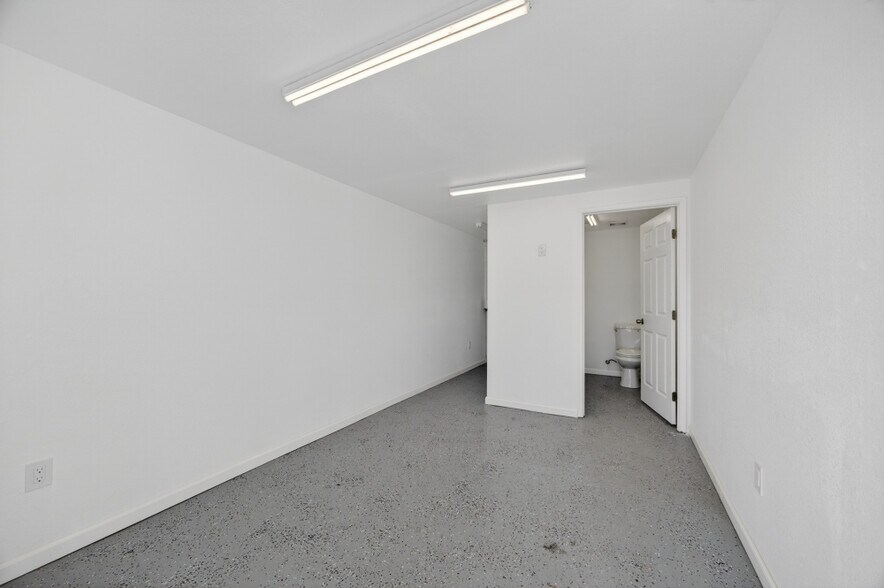 More Photos Of 1110 Ramirez St, Marysville Auto Dealership For Sale