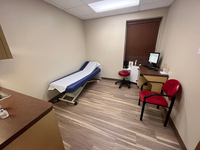 More Photos Of 727 Welsh Rd, Huntingdon Valley Medical For Sale